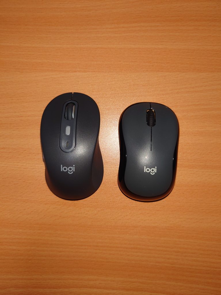 ロジクール M220とM750を真上から比較